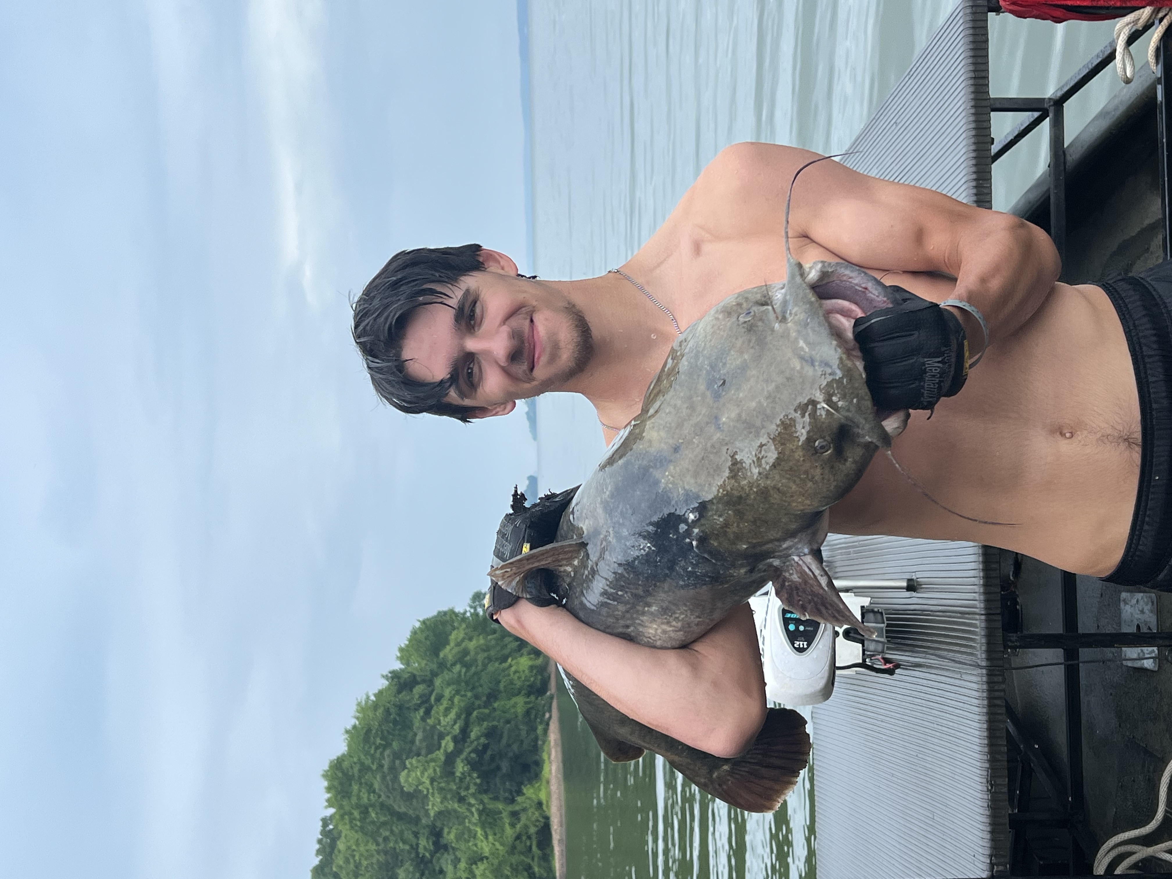 Noodling Guide On Kentucky Lake | Loveless Outdoor Adventures